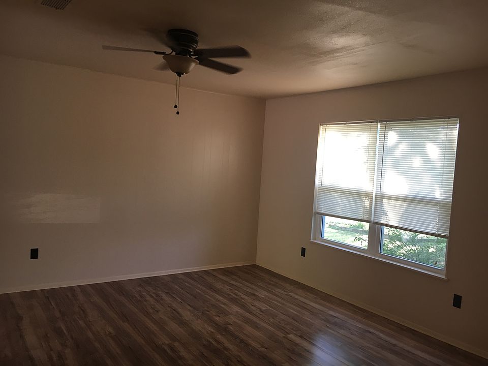 1st image of 105 Cedar Holw Unit A