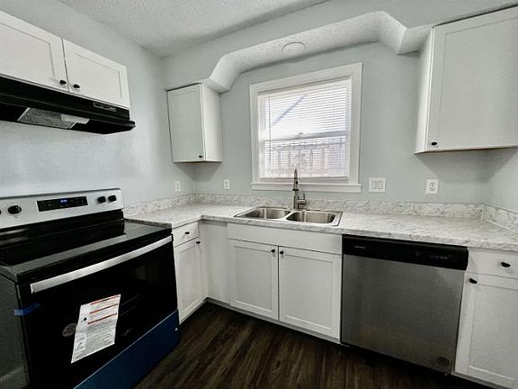 5th image of 3119 Crump Ave