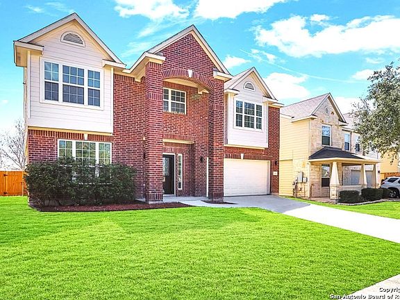 3rd image of 145 CARNOUSTY DR