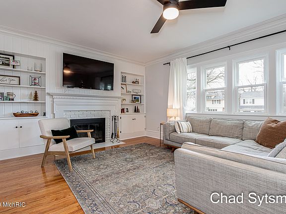 5th image of 1339 Calvin Ave SE
