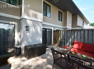 1110 Trailwood N, Hopkins, MN 55343