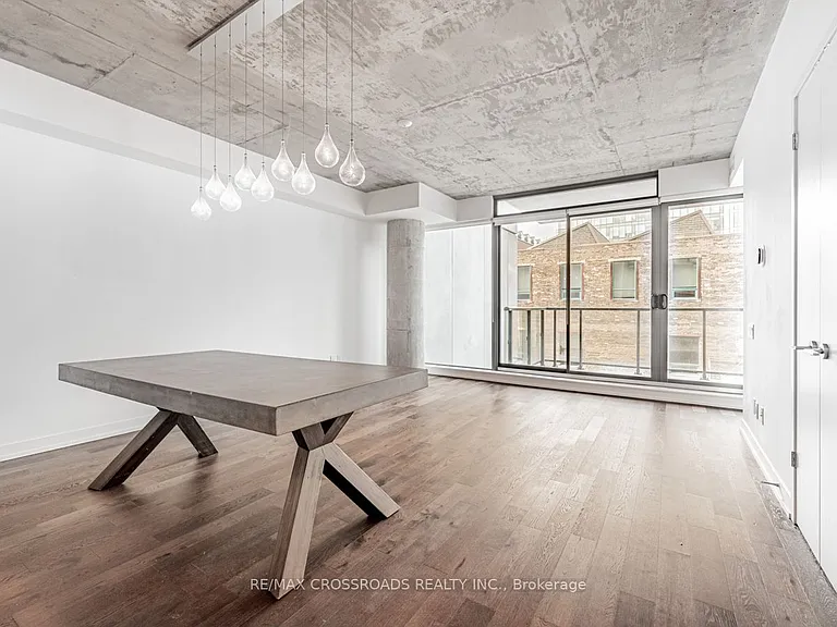 560 King St W #524 — Photo 11