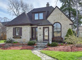 5268 N Idlewild Ave, Whitefish Bay, WI 53217