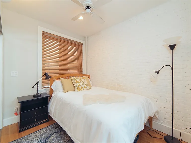 33 Irving St #2 — Photo 6