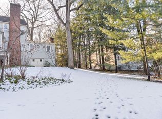 214 Fells Rd, Essex Fells, NJ 07021