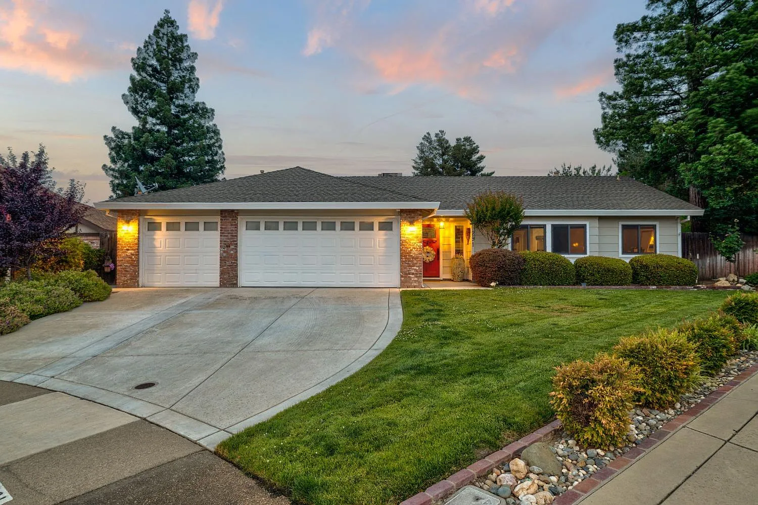 291 Walton Way photo 1