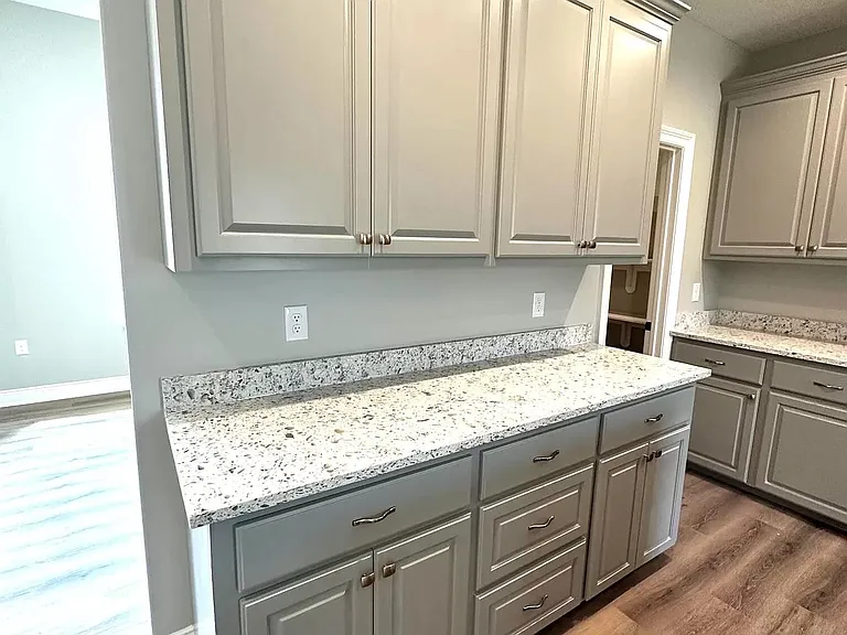 130 Liberty Dr — Photo 3
