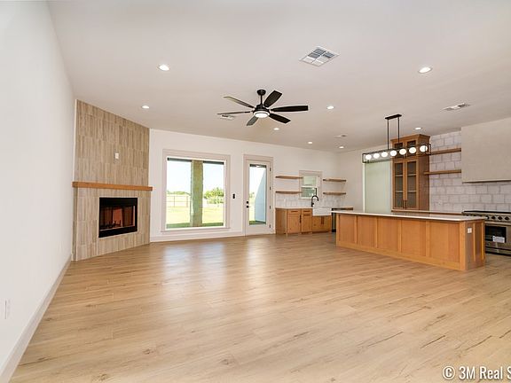 5th image of 5025 Wolf Creek Dr