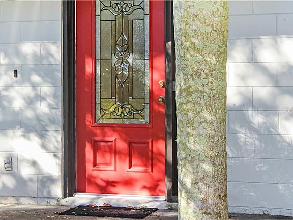 2nd image of 227 Charlotte St