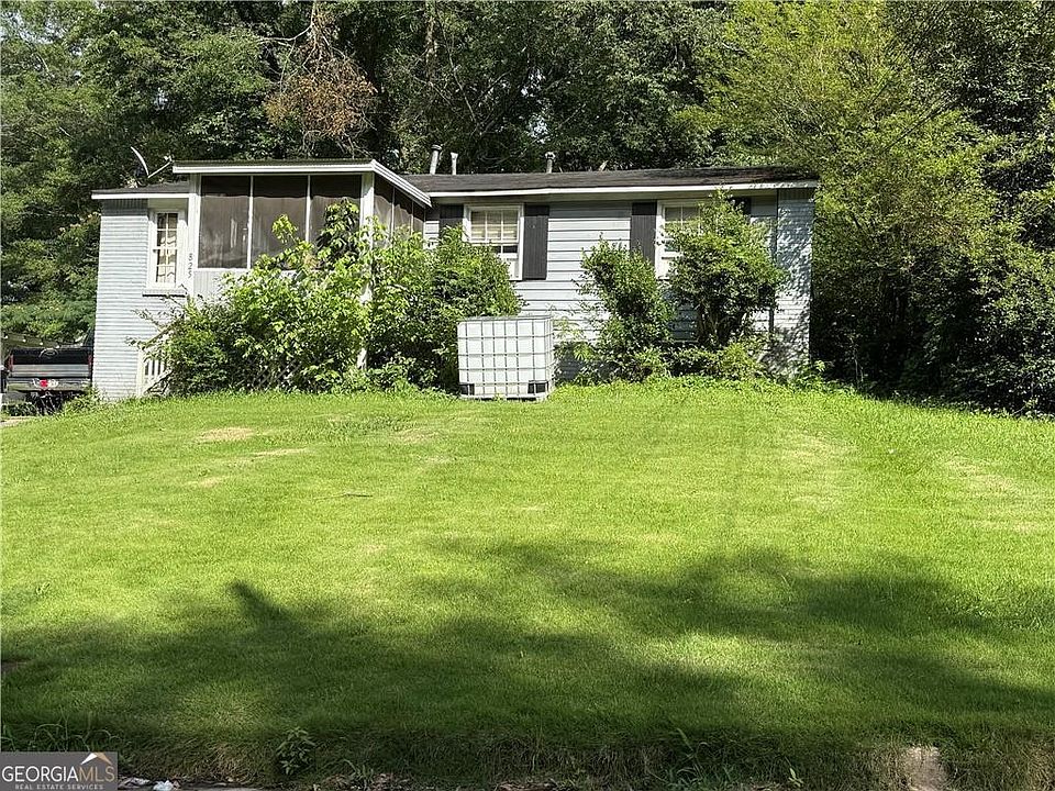 1st image of 825 Bolton Pl NW