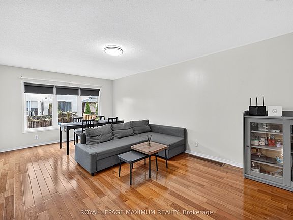 5th image of 35 Marshview Ave