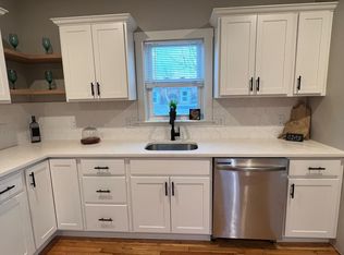 526 North Ave FLOOR 2, Wakefield, MA 01880