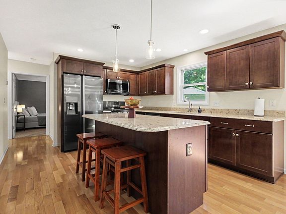 2nd image of 4196 Evergreen Rd