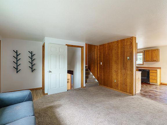 5th image of 3010 Riverview Dr
