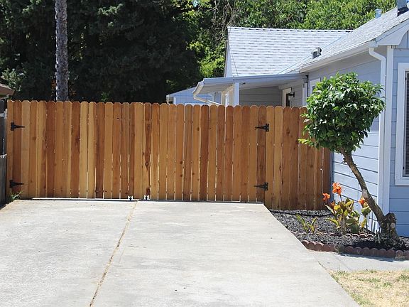3rd image of 612 Todhunter Ave