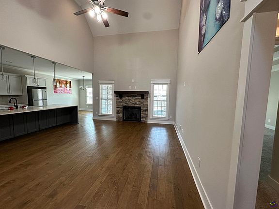 4th image of 116 Perth Ct