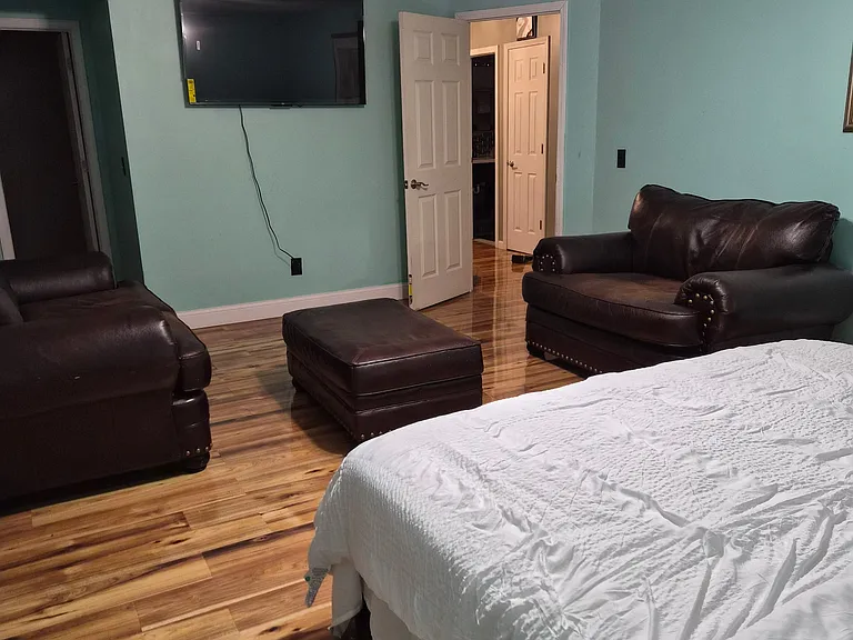 1579 Queens Ct — Photo 18