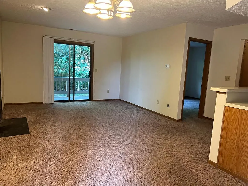 2701 E Greystone dr — Photo 4