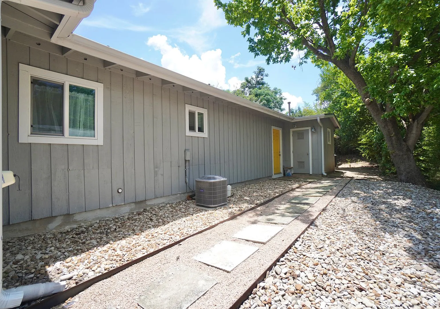 2 Bedroom Rental In Travis Heights | 78704 — Photo 3
