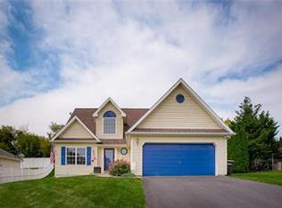 5051 Foxdale Dr, Whitehall, PA 18052