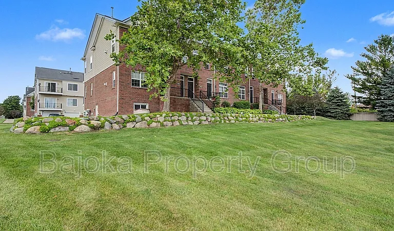 43018 Burlington Dr — Photo 42