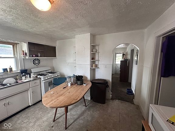 3rd image of 1305 E 26th St
