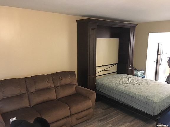 5th image of 215 W Broadway APT H2
