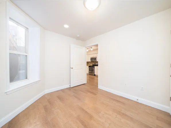 149 Webster Avenue image 11 of 31