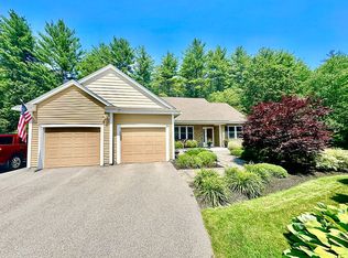 33 Pilgrim Cir, Nashua, NH 03063