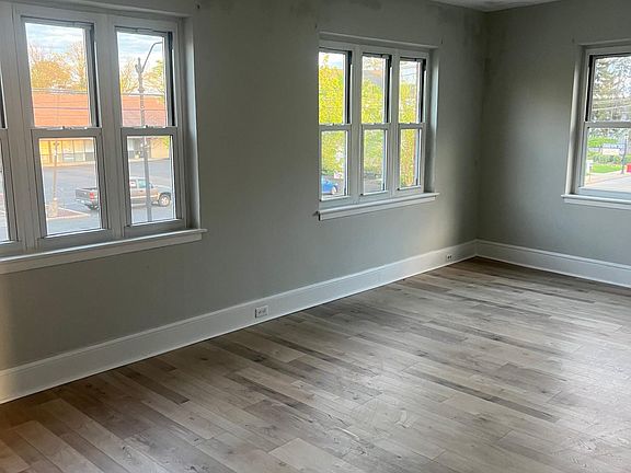 4th image of 49 N York Rd #2