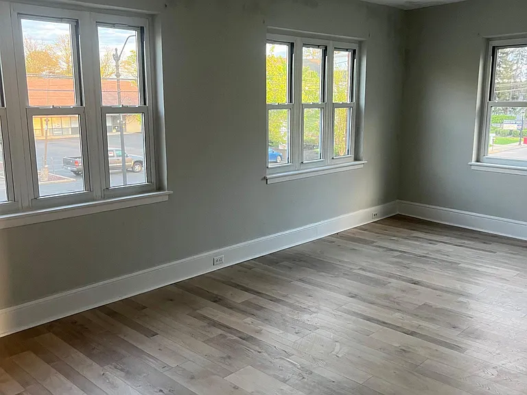 49 N York Rd #2 — Photo 4