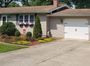 1574 Harrison Rd SW, Pataskala, OH 43054