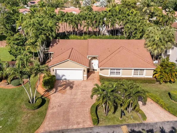 15621 SW 45th Ter, Miami, FL 33185