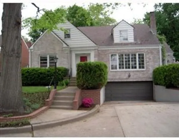 4 Ellsworth Pl photo 1
