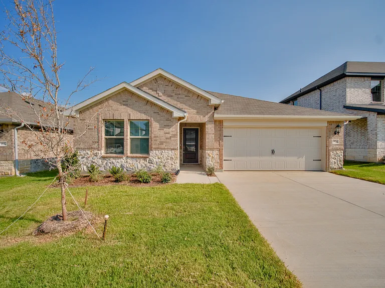 1934 Furlong Dr — Photo 1