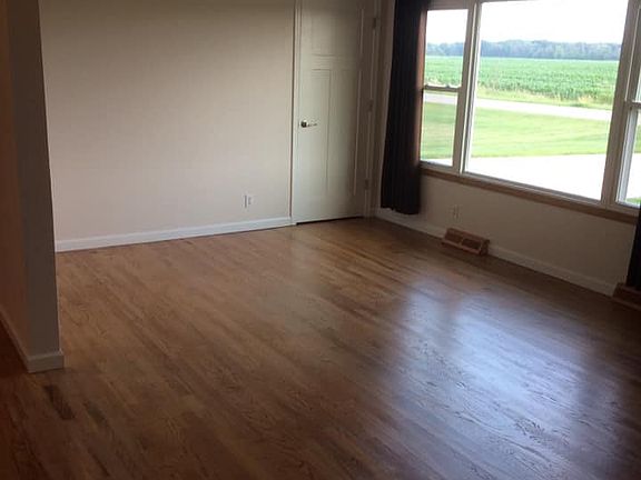 LR with extra closet