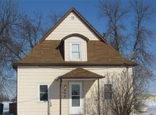 402 E 4th St, Delta, IA 52550