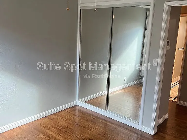 456 N Batavia St #456 — Photo 11