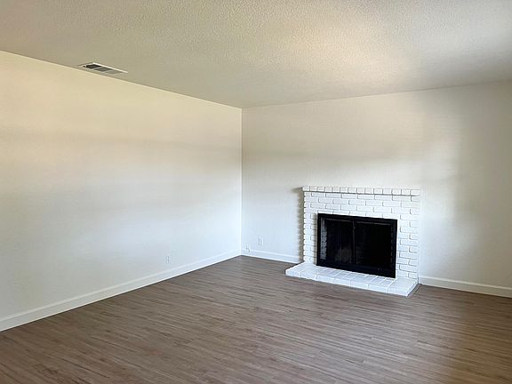 2nd image of 1777 Wyrick Ave