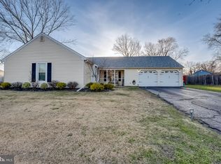 15 Avella Ln, Sicklerville, NJ 08081
