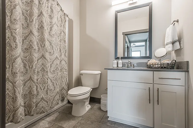 Vintage at the Avenue Apartments — Photo 31