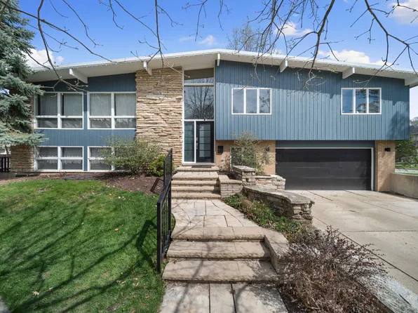 2919 Hartzell St, Evanston, IL 60201