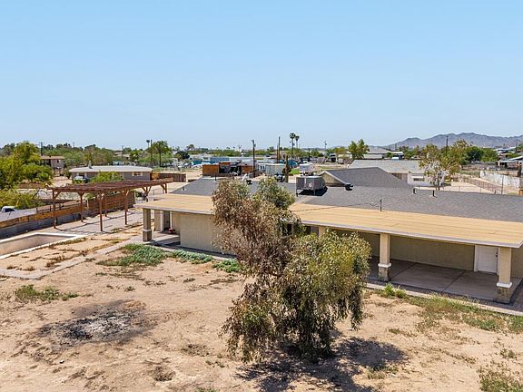 5th image of 821 N 192ND Avenue