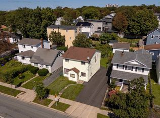 2875 Connaught Ave, Halifax, NS B3L3A2