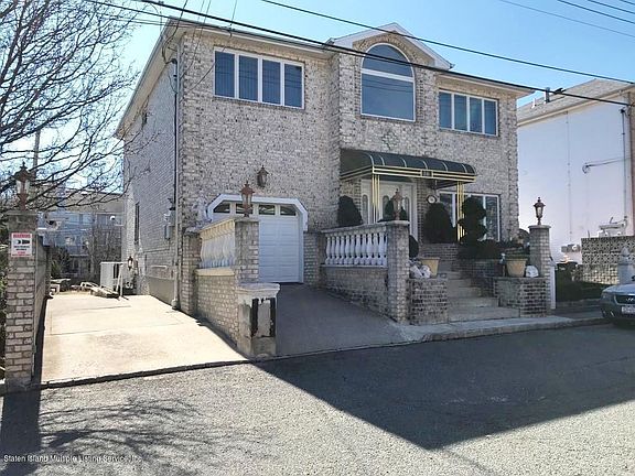 2nd image of 36 Bayview Ln