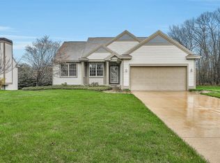 13348 Hidden Creek Dr, Grand Haven, MI 49417