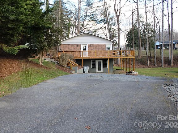 2nd image of 421 Wedgewood Pl SE