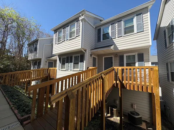 1227 Barnwell St APT 22, Columbia, SC 29201