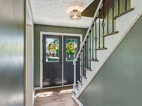 5th image of 9205 Collingwood Rd