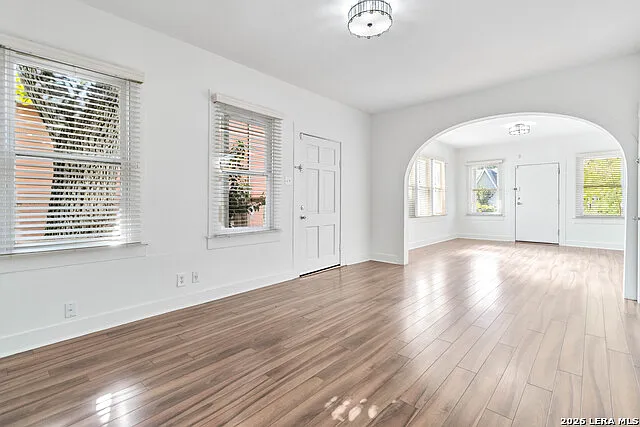 749 E Ashby Pl — Photo 6